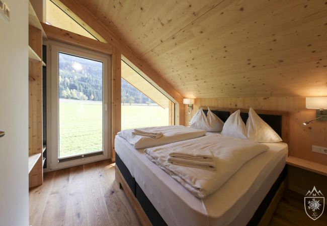 Schlafzimmer Doppelbett Aussicht Murau